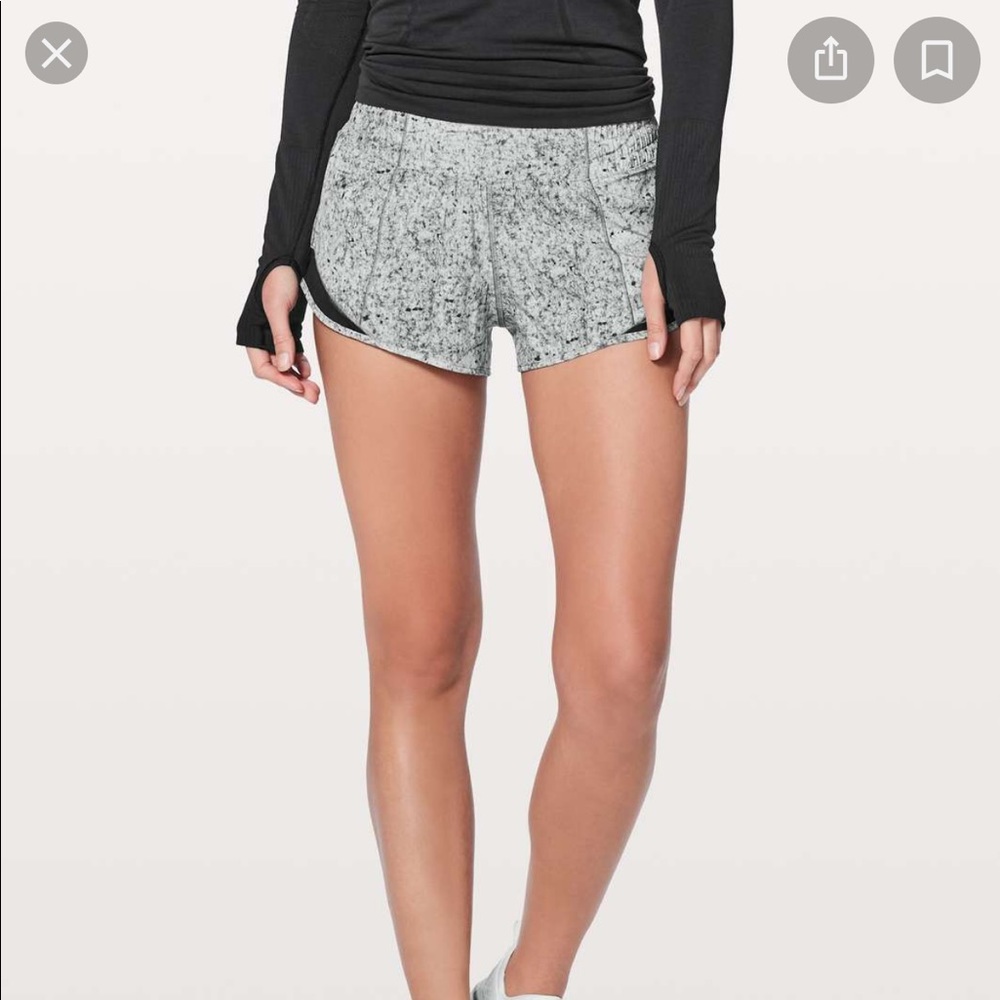 Lululemon Hotty Hot Short 2.5” Size 8